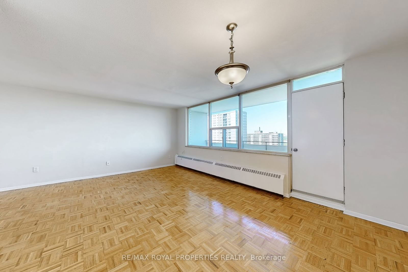 20 Forest Manor Rd, unit 702 for sale - image #8