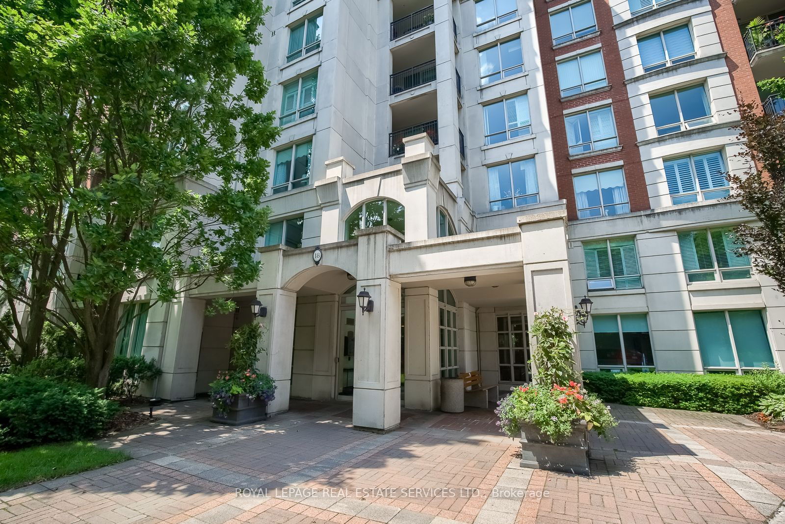 18 William Carson Cres, unit 811 for sale - image #3