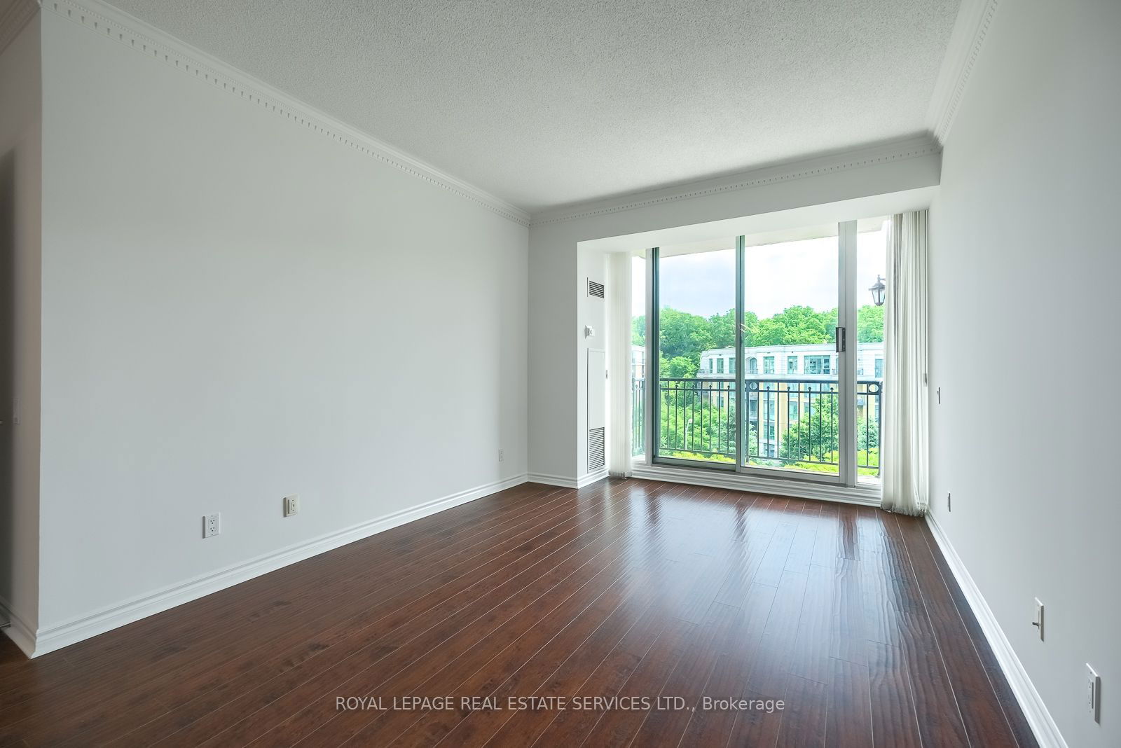 18 William Carson Cres, unit 811 for sale - image #8