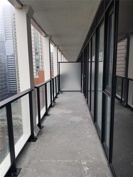 20 Edward St, unit 1510 for rent