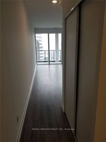 20 Edward St, unit 1510 for rent