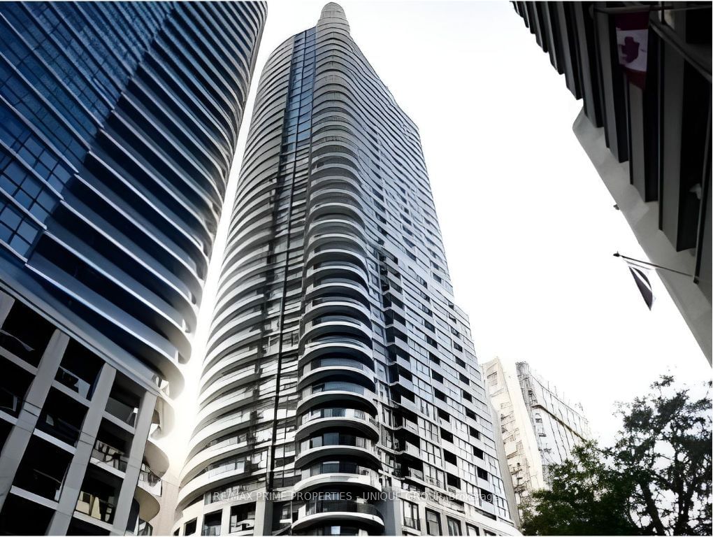 21 Carlton St, unit 202 for rent - image #1