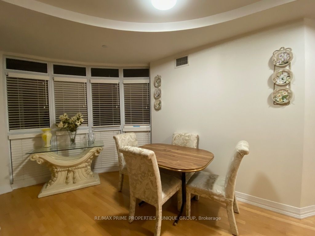 21 Carlton St, unit 202 for rent - image #6