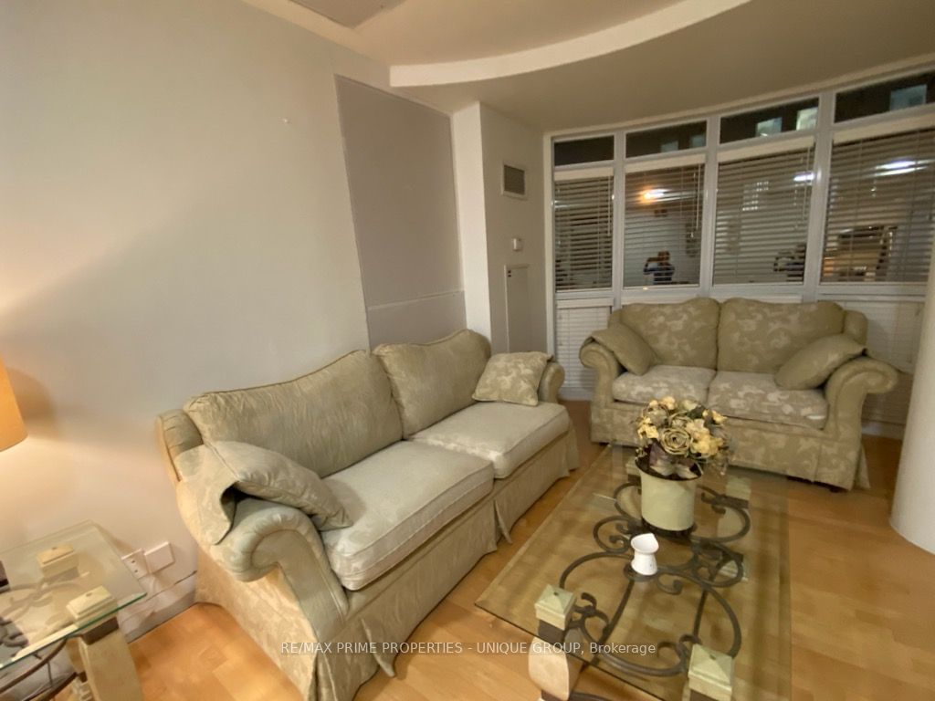 21 Carlton St, unit 202 for rent - image #7