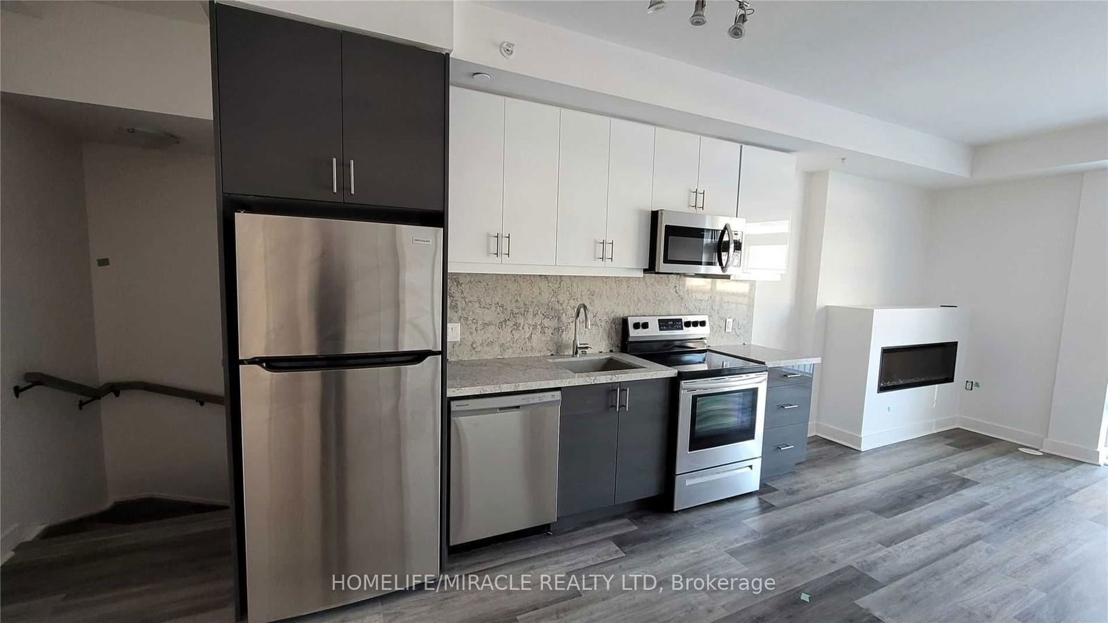 57 Finch Ave W, unit 14 for rent - image #4