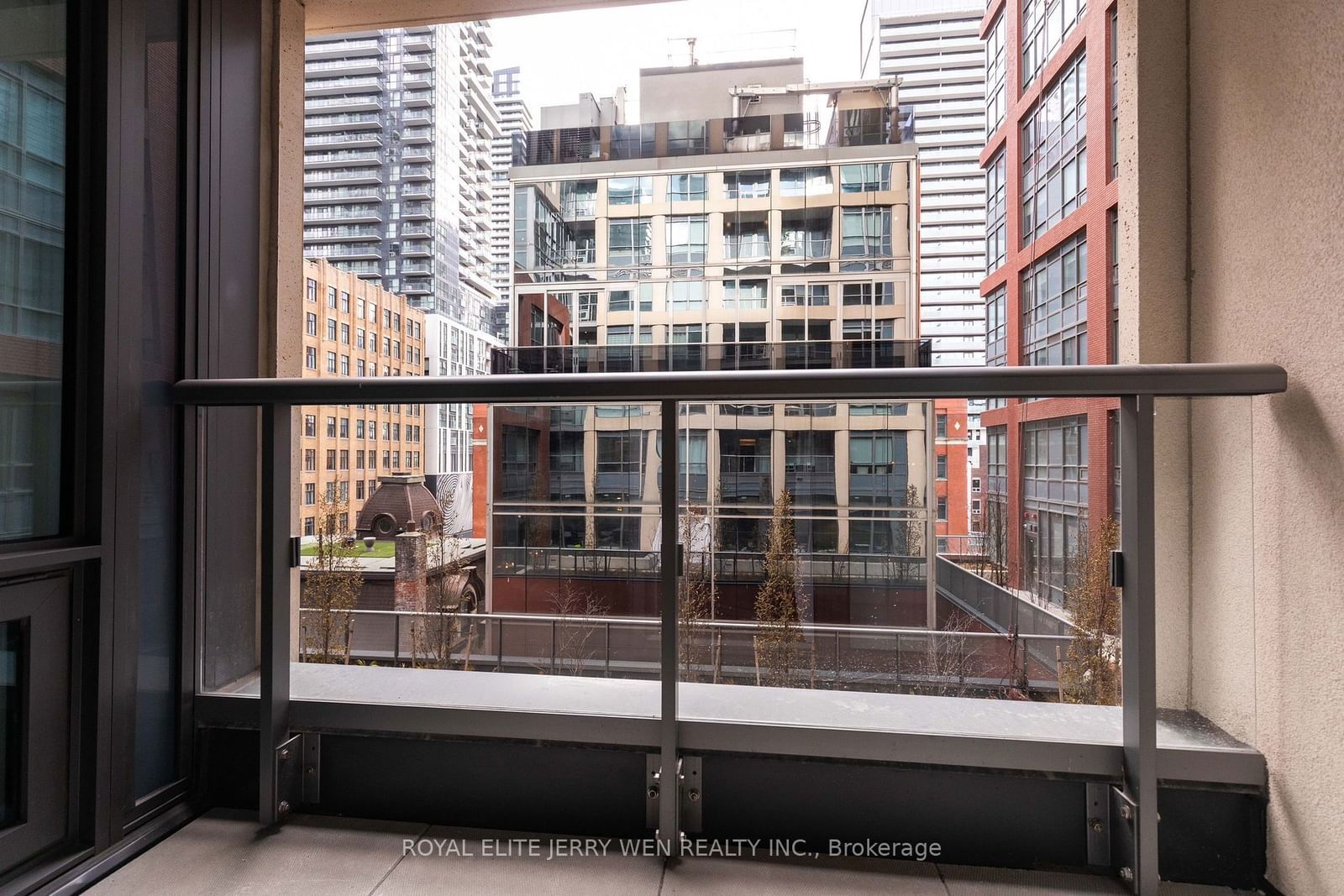 108 Peter St, unit 511 for sale - image #11