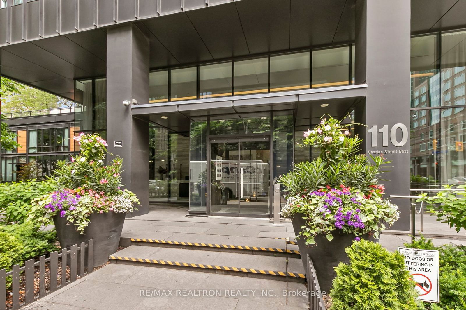 110 Charles St E, unit 2604 for sale - image #2