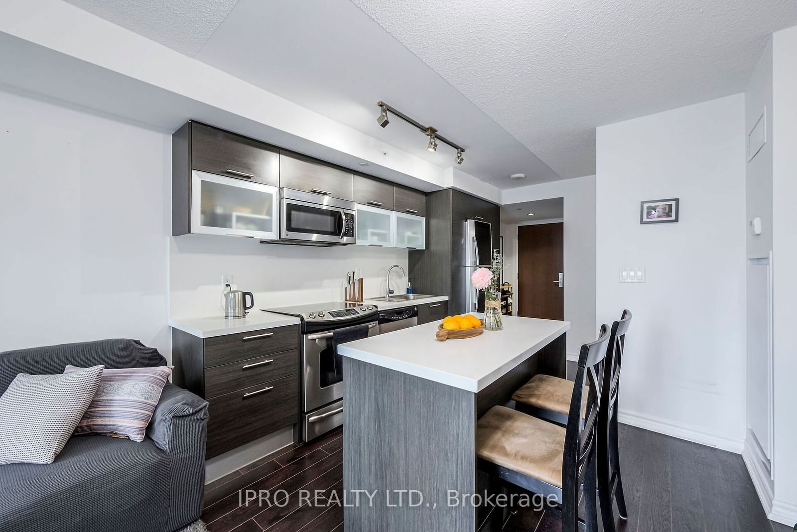 386 Yonge St, unit 708 for sale - image #12