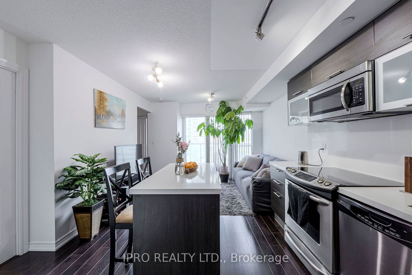 386 Yonge St, unit 708 for sale