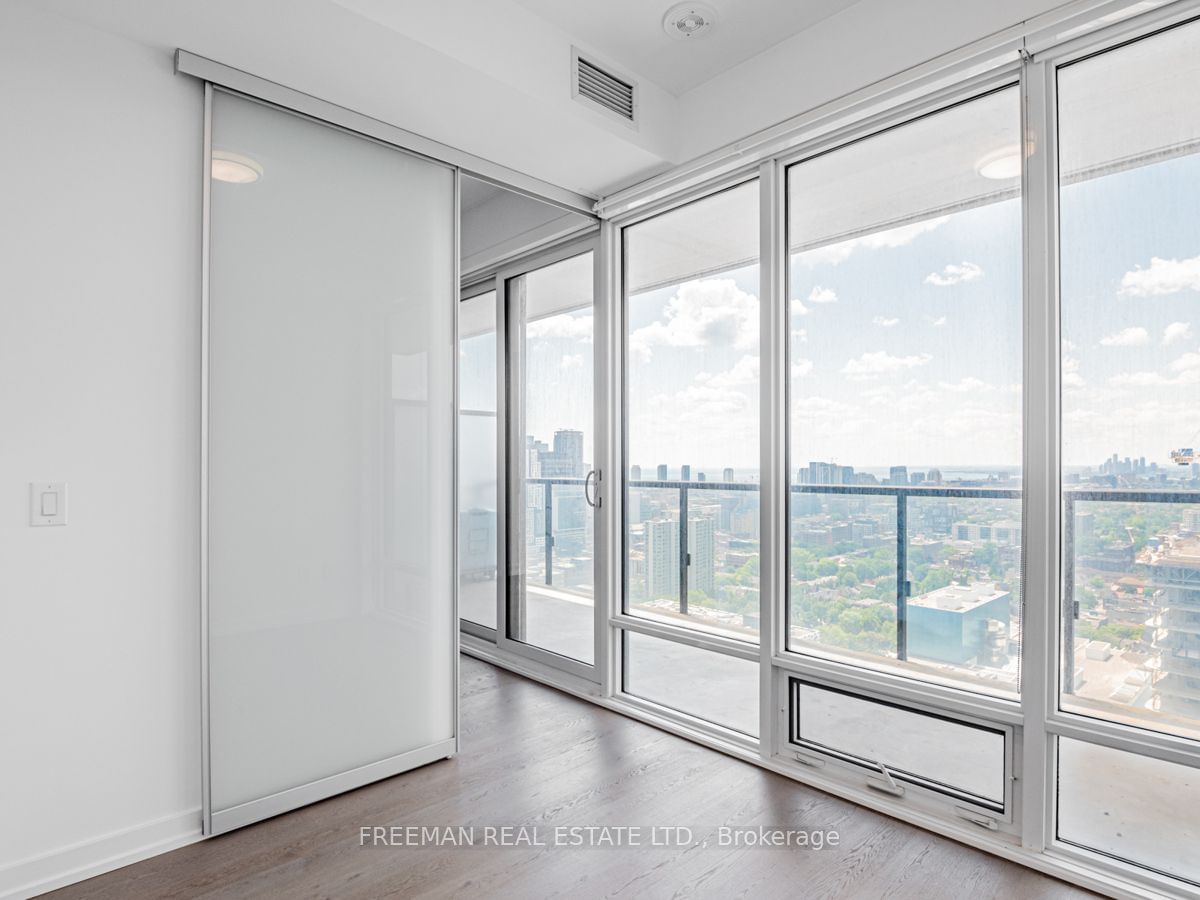 488 University Ave, unit 2512 for sale - image #13