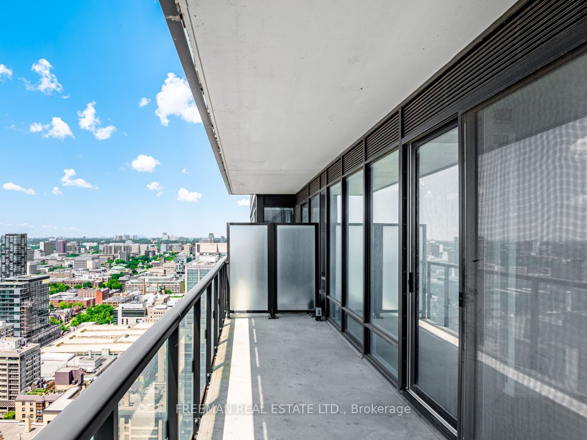 488 University Ave, unit 2512 for sale