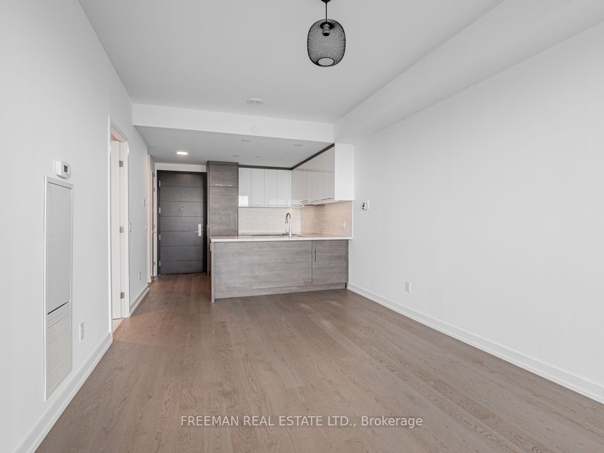 488 University Ave, unit 2512 for sale