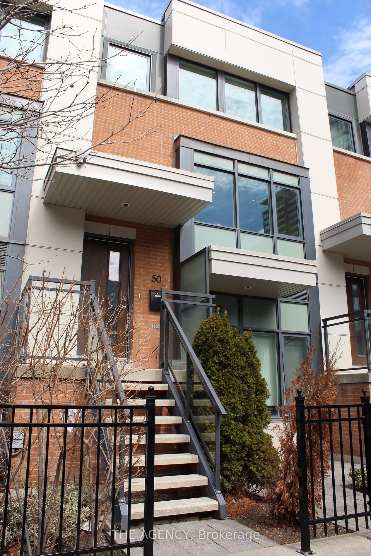 One Park West Townhomes, Downtown, Toronto