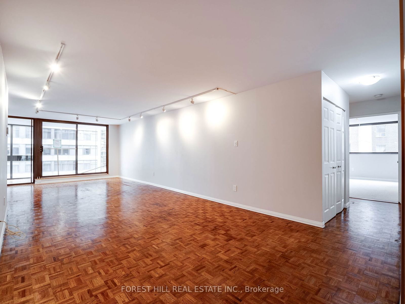 15 Mcmurrich St, unit 1005 for rent - image #10