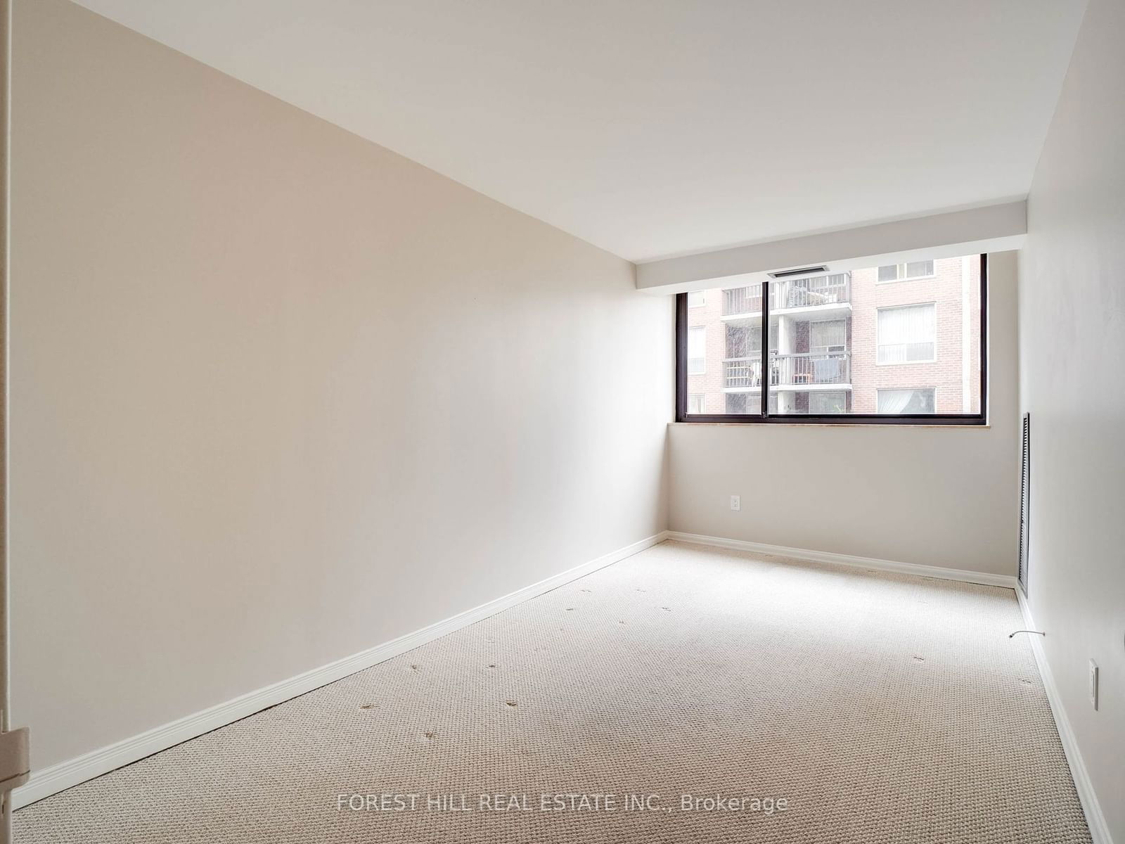 15 Mcmurrich St, unit 1005 for rent - image #18