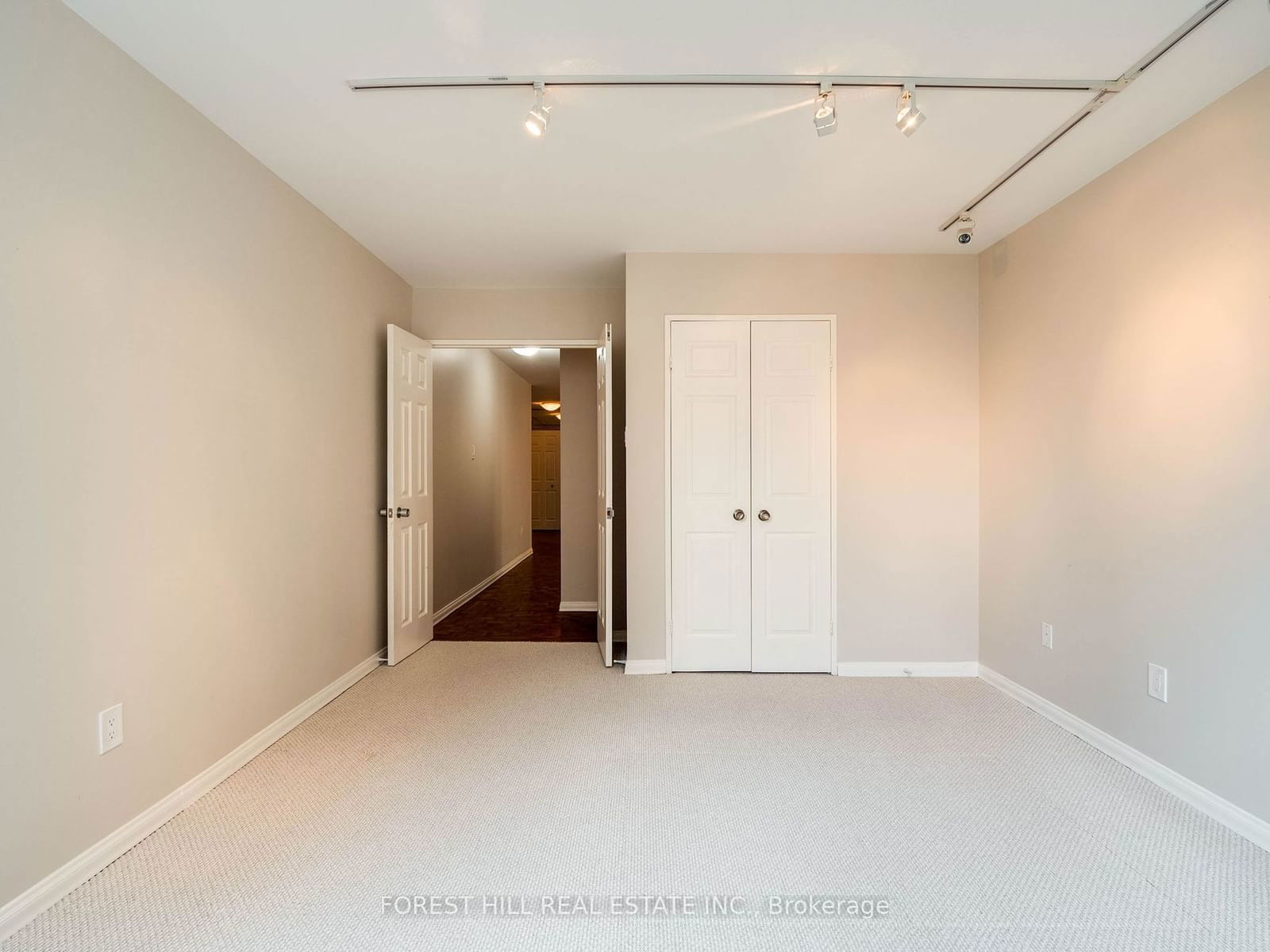 15 Mcmurrich St, unit 1005 for rent - image #23