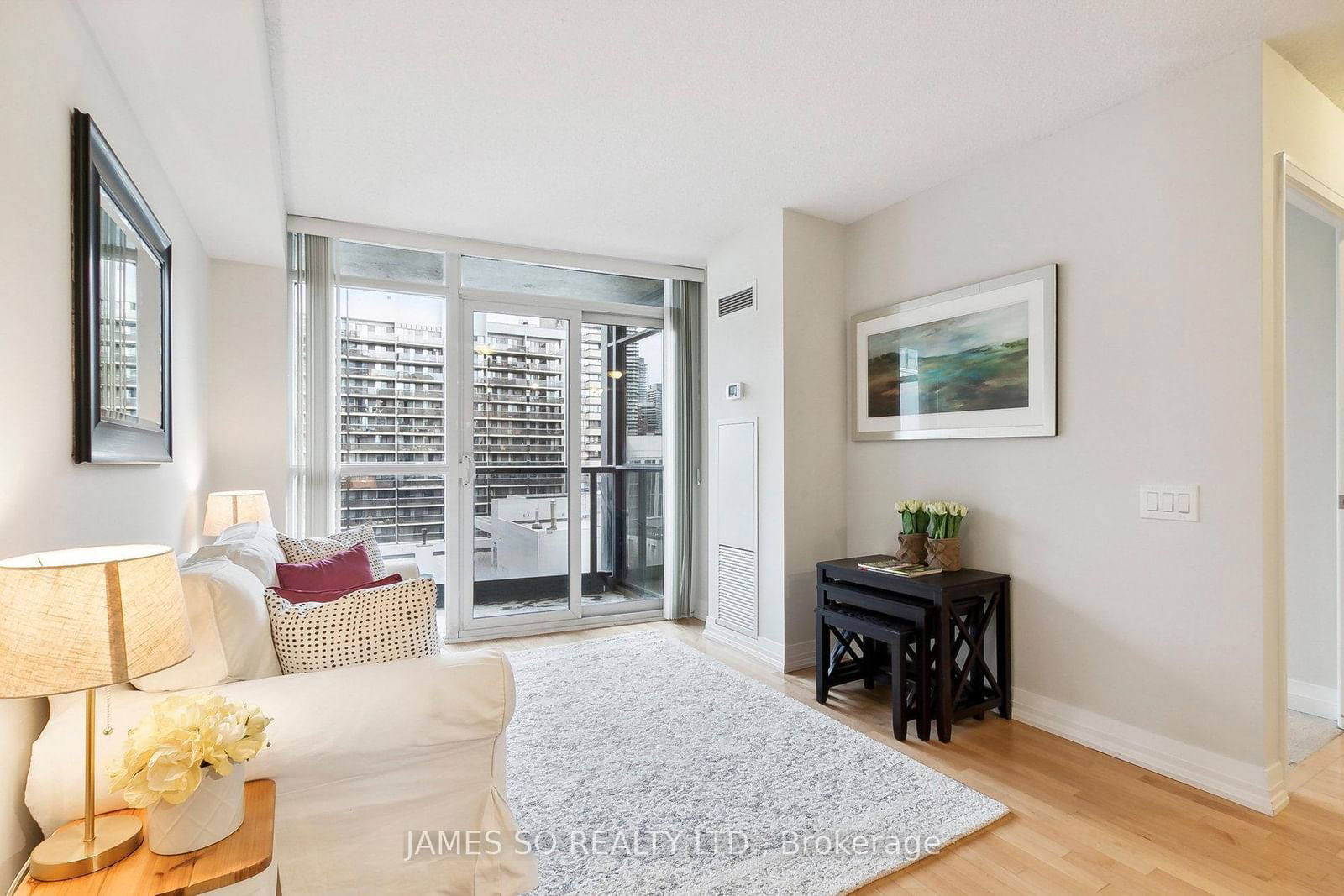 25 Carlton St, unit 2008 for sale - image #4