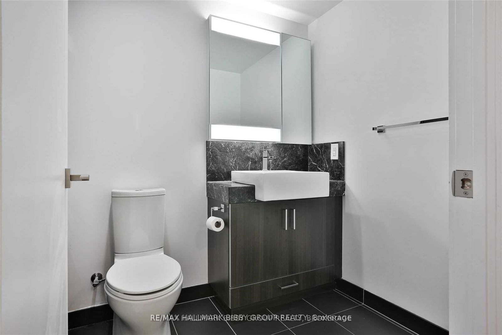 15 Beverley St, unit 1007 for sale - image #19