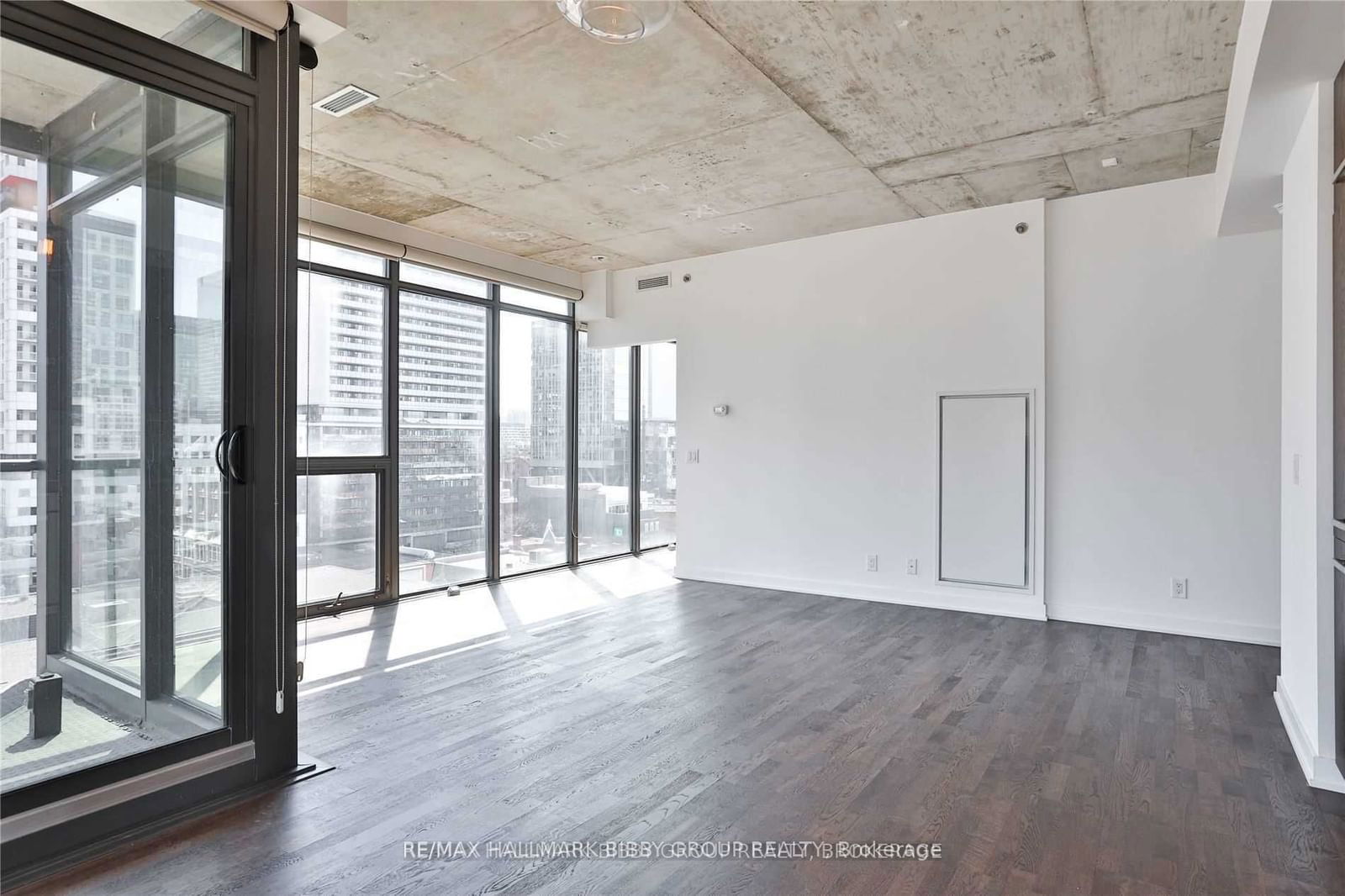 15 Beverley St, unit 1007 for sale - image #5