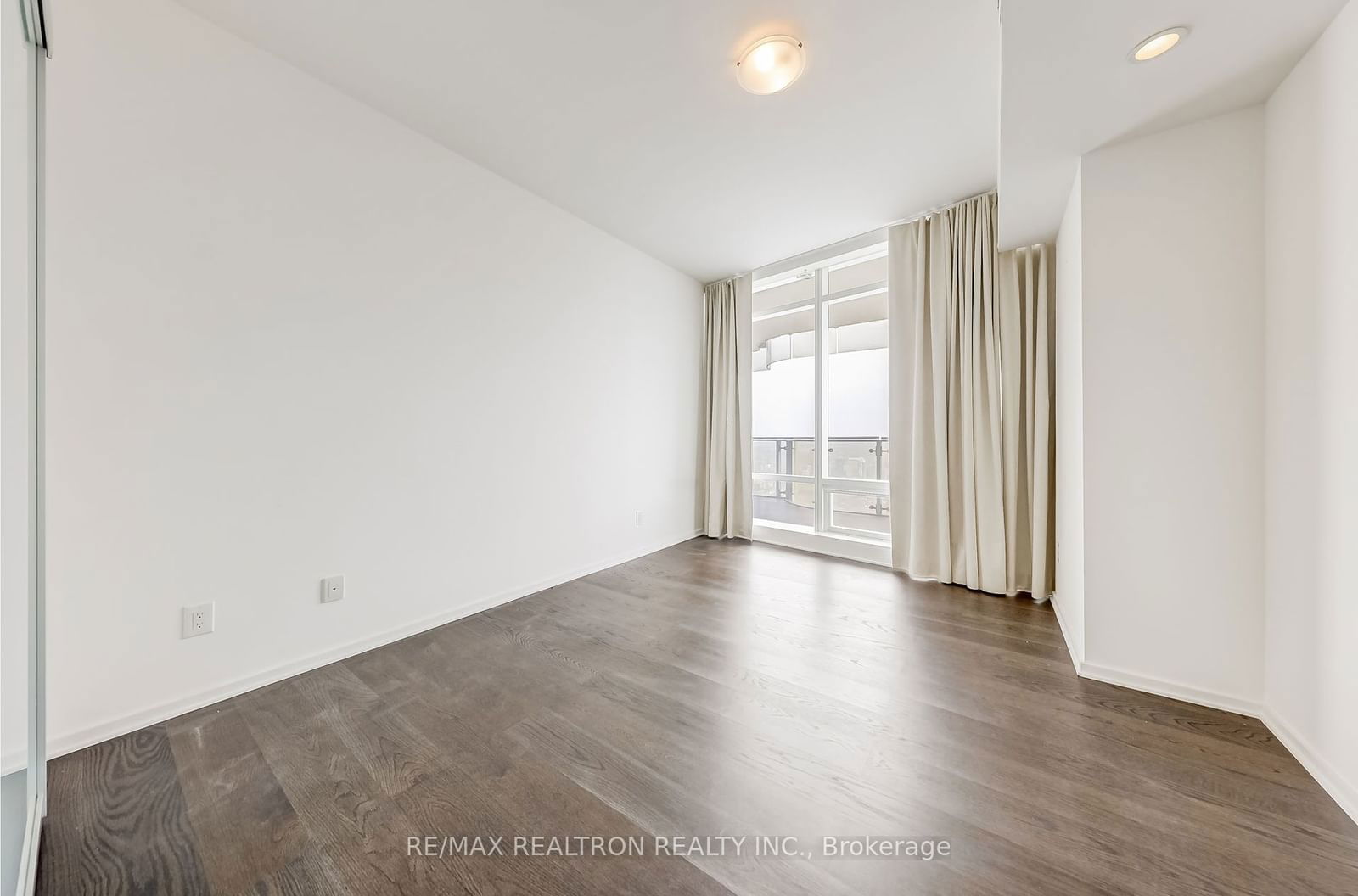 1 Bloor St E, unit 7006 for rent - image #10