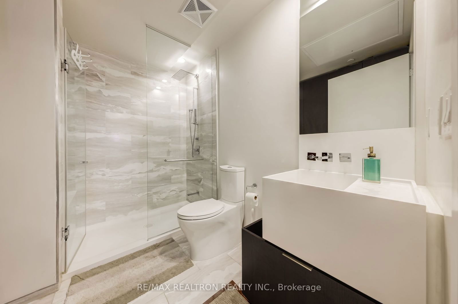 1 Bloor St E, unit 7006 for rent - image #11