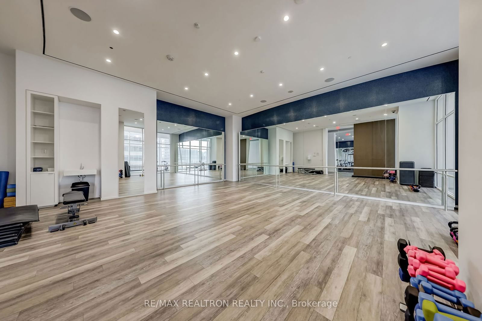 1 Bloor St E, unit 7006 for rent - image #16