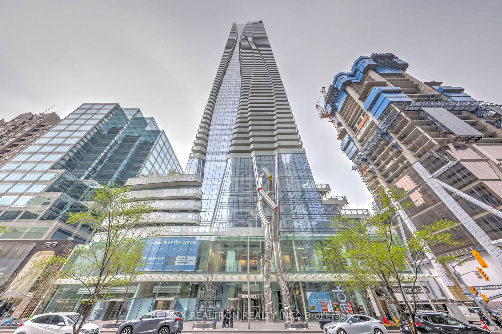 1 Bloor St E, unit 7006 for rent - image #2