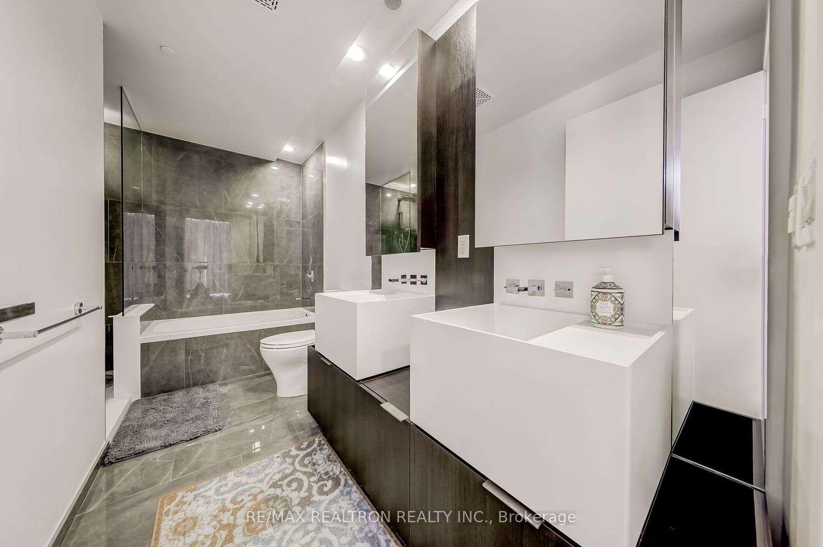 1 Bloor St E, unit 7006 for rent - image #8