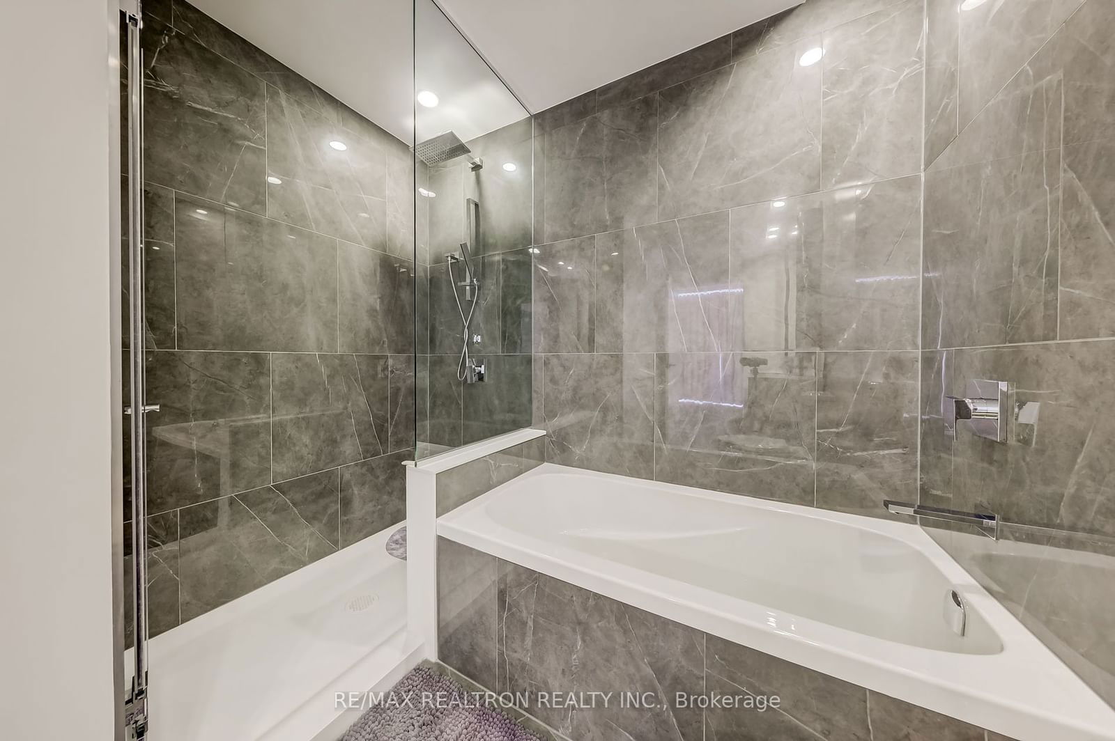 1 Bloor St E, unit 7006 for rent - image #9