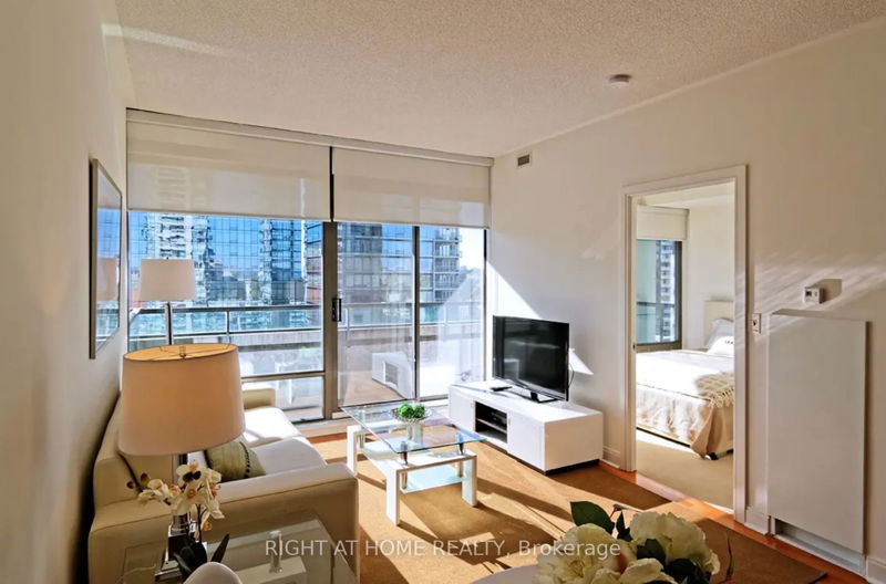 18 Yorkville Ave, unit 1306 for rent - image #1