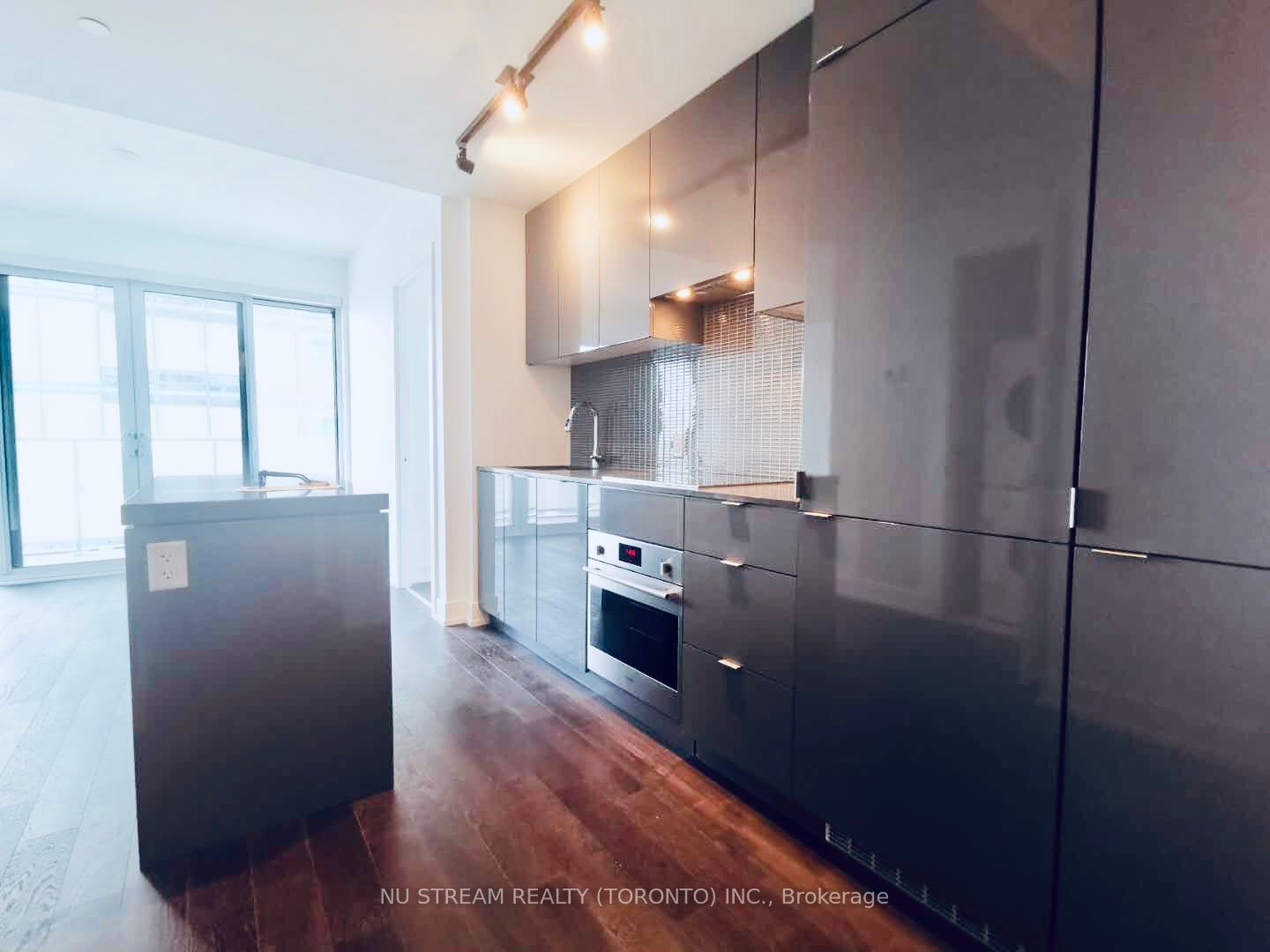 7 Grenville St, unit 3101 for rent - image #2