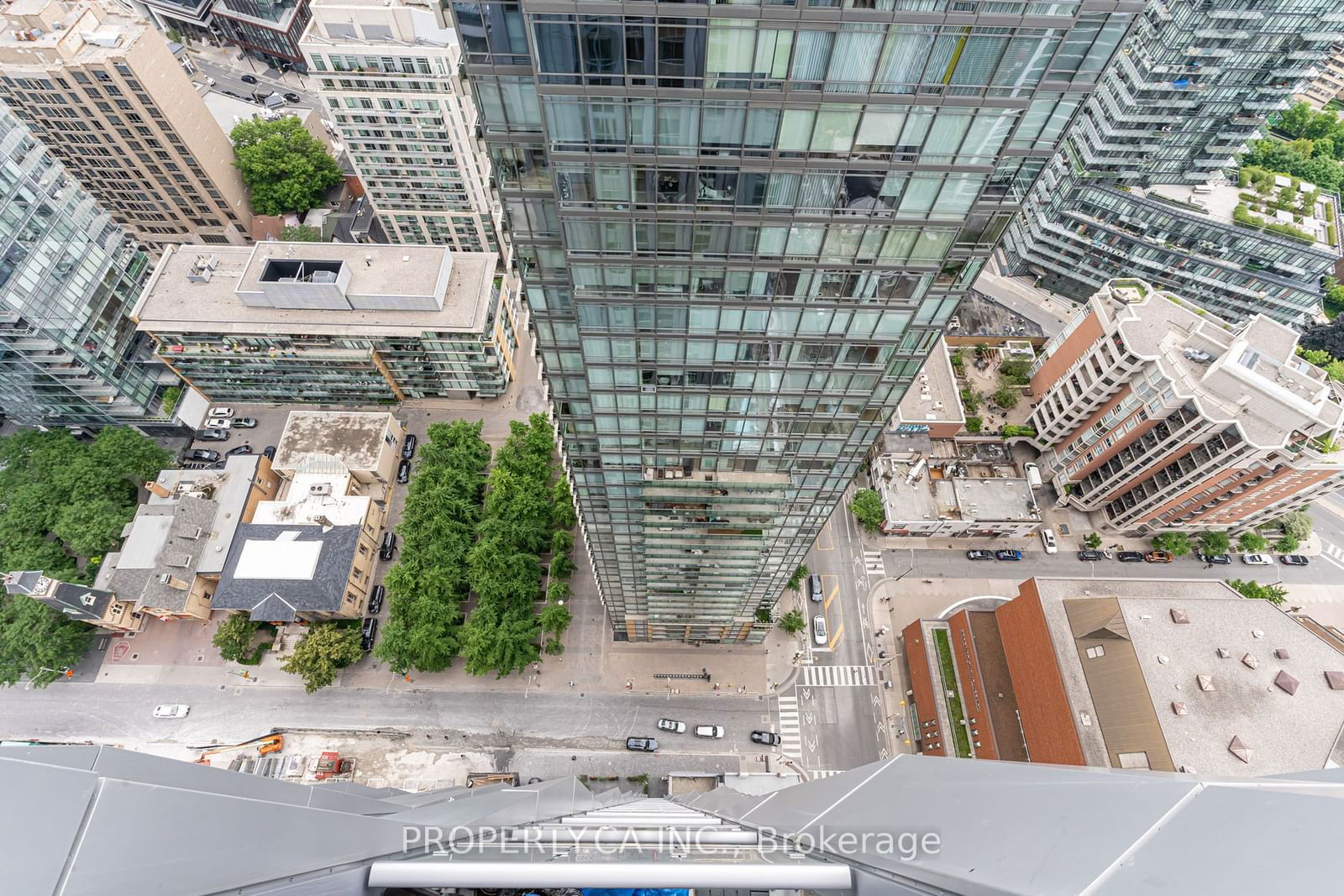 1 Yorkville Ave, unit 3507 for sale