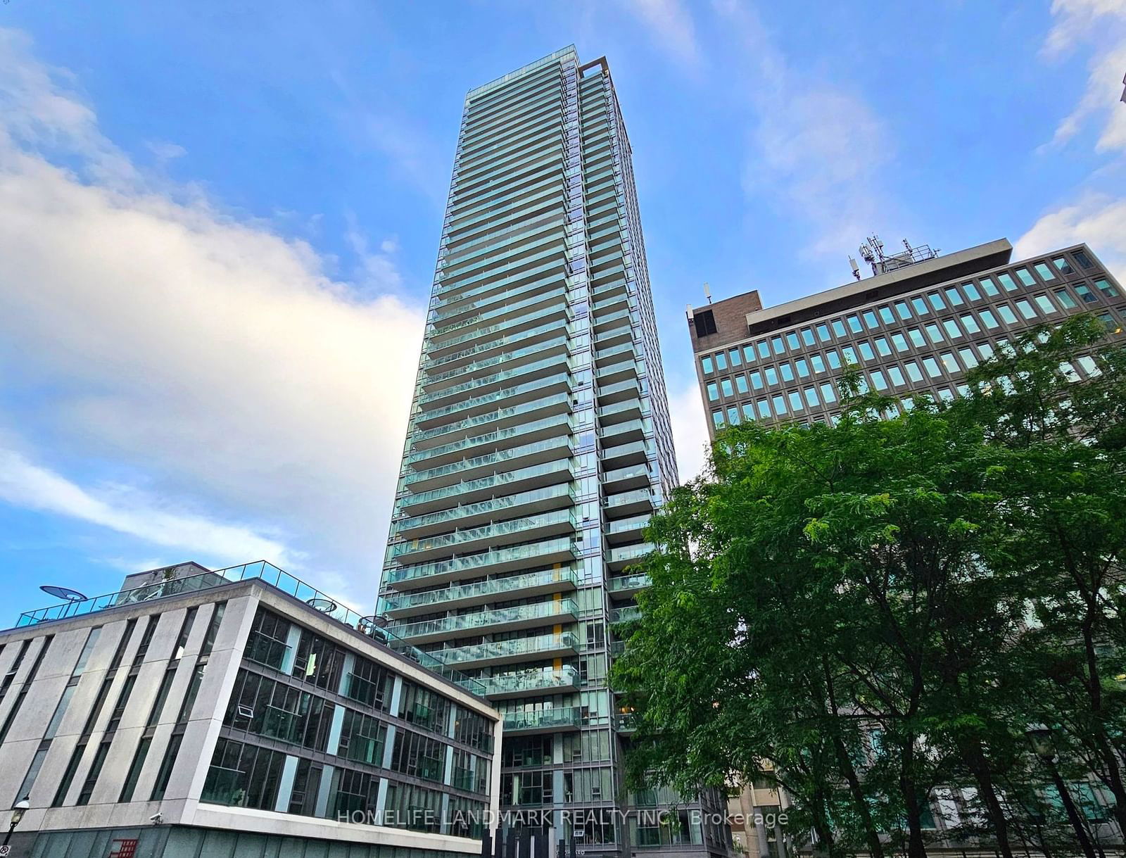 33 Lombard St, unit 3301 for rent