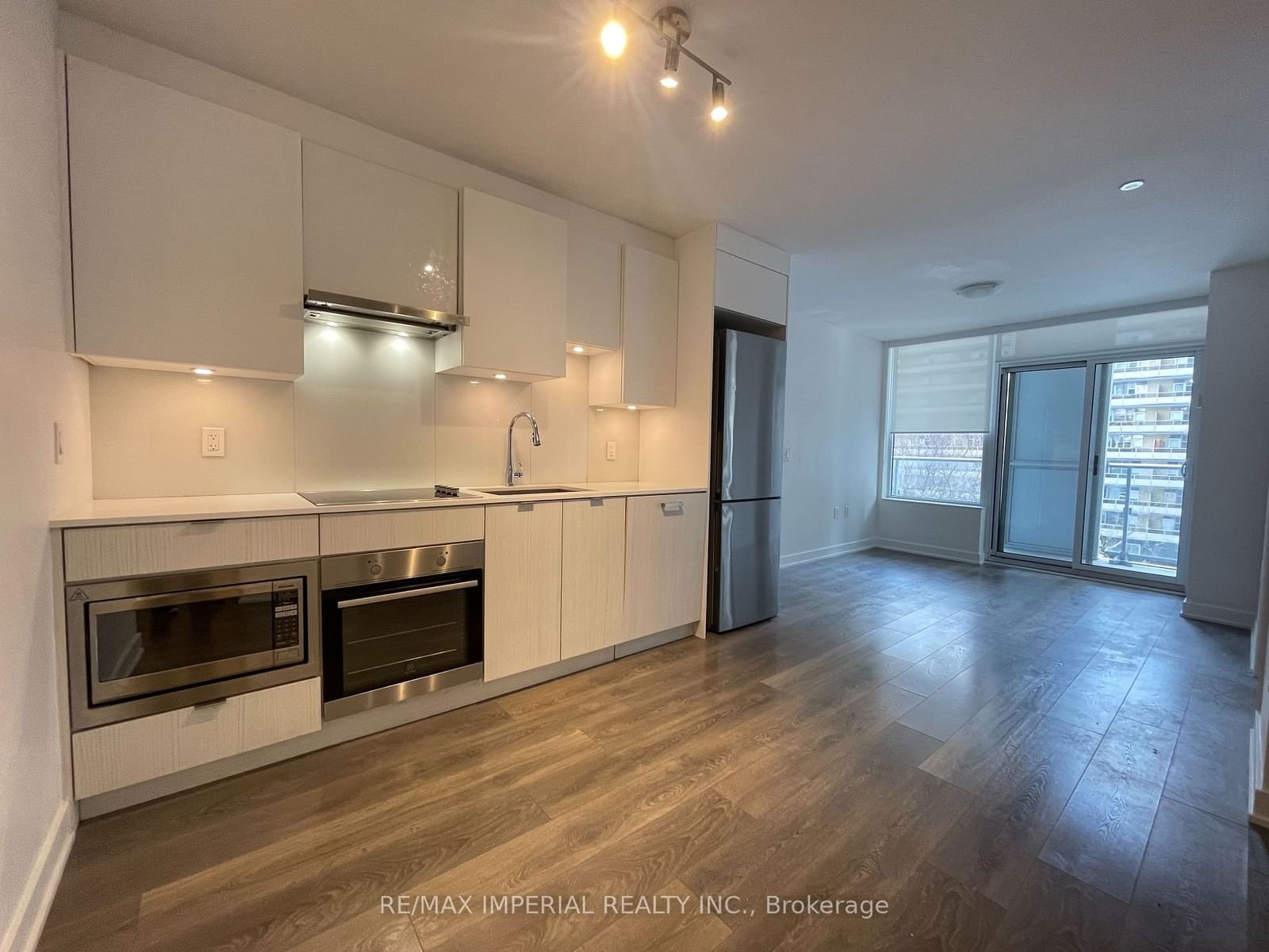 195 Redpath Ave, unit 405 for rent - image #6