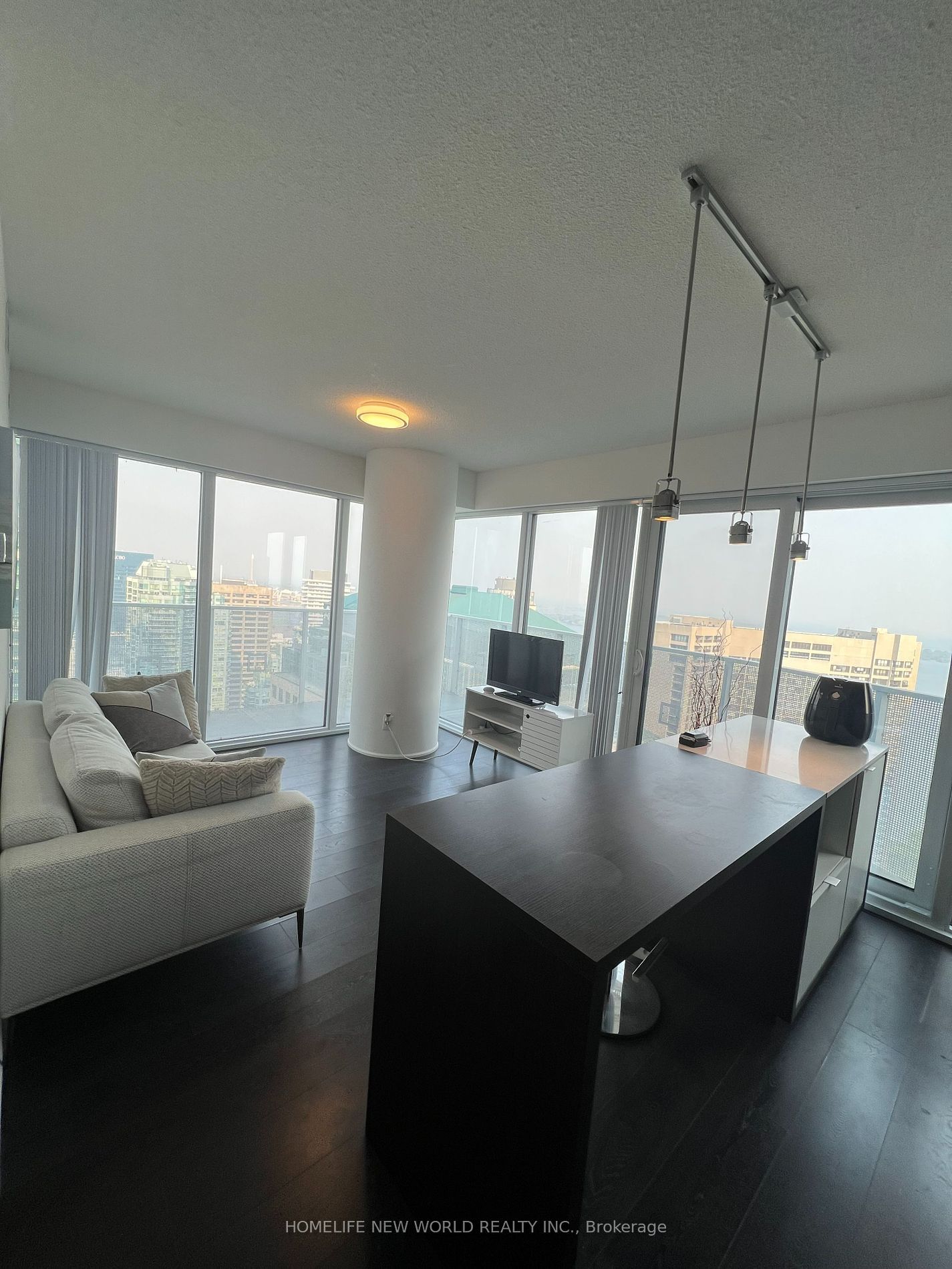 88 Harbour St, unit 3707 for rent - image #1