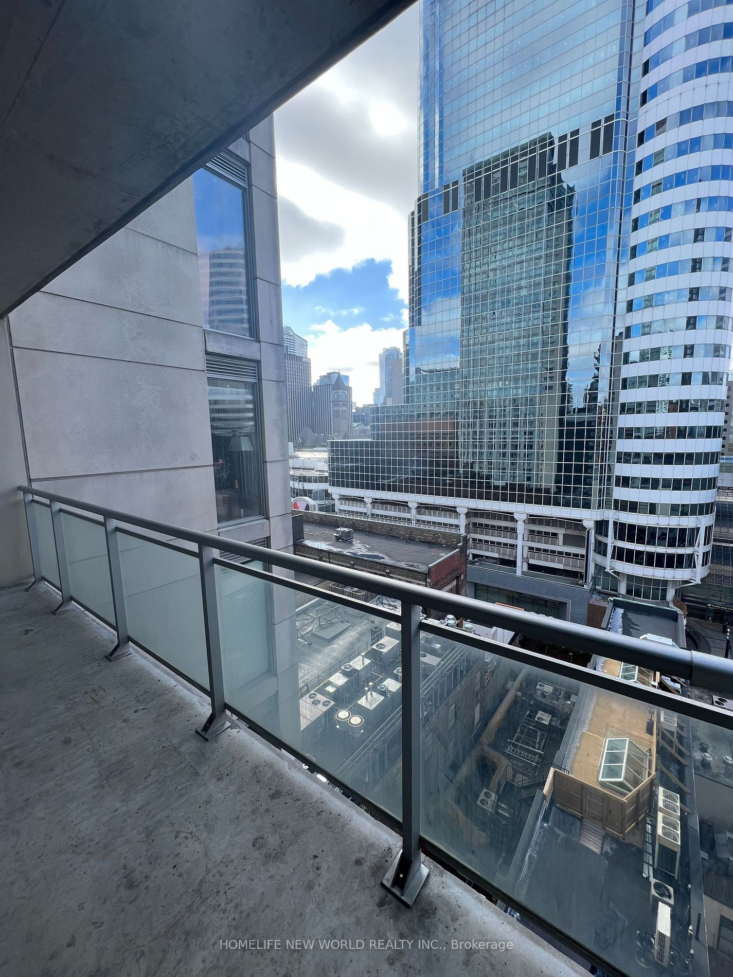 220 Victoria St, unit 1308 for sale - image #4