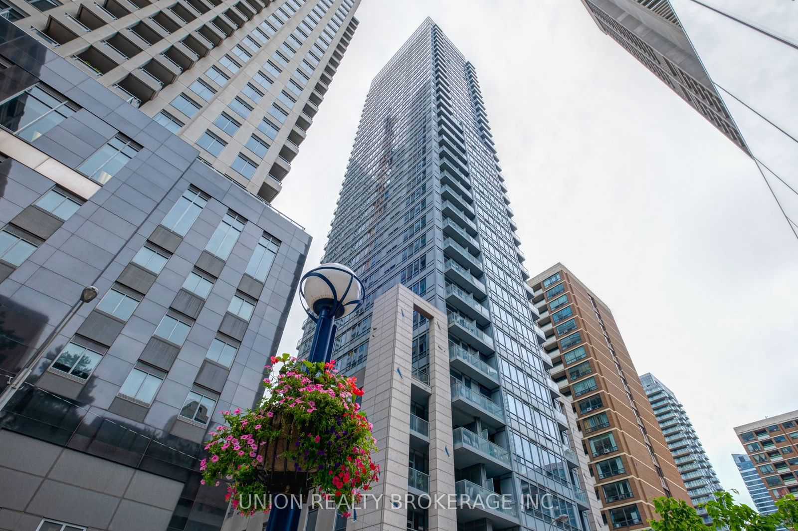 21 Balmuto St, unit 1403 for sale - image #1