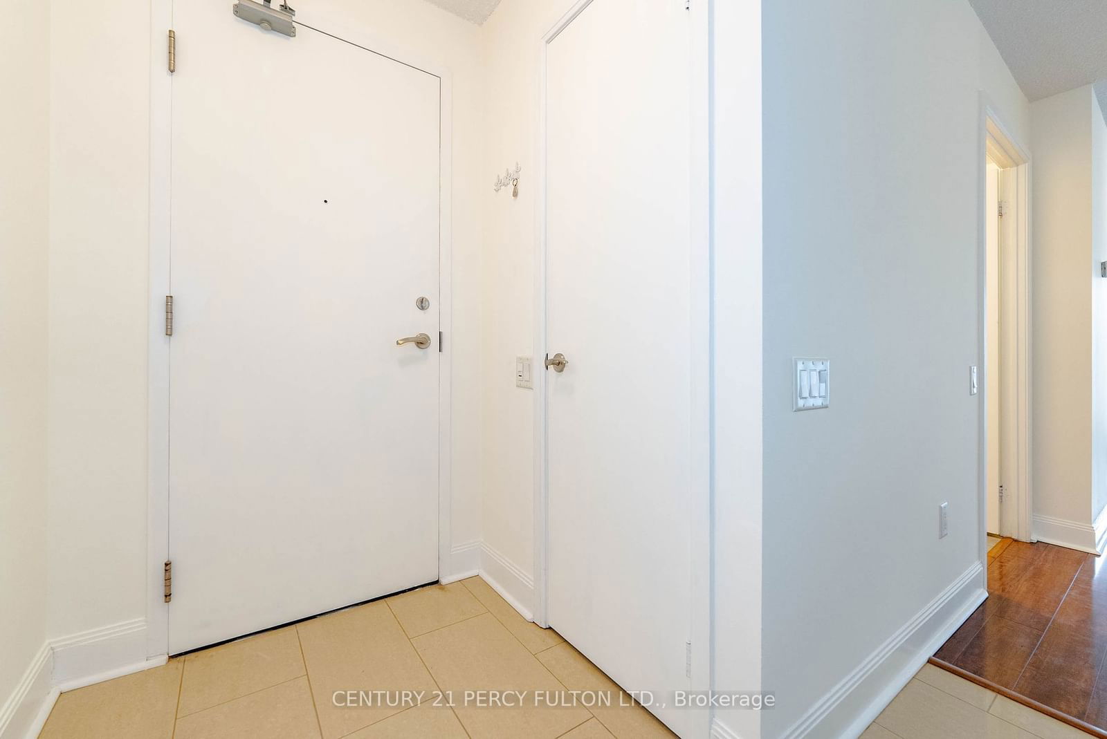 2191 Yonge St, unit 706 for sale - image #17