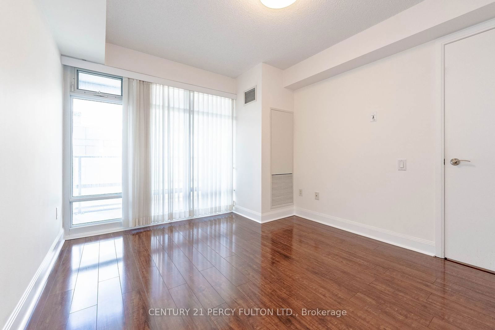 2191 Yonge St, unit 706 for sale