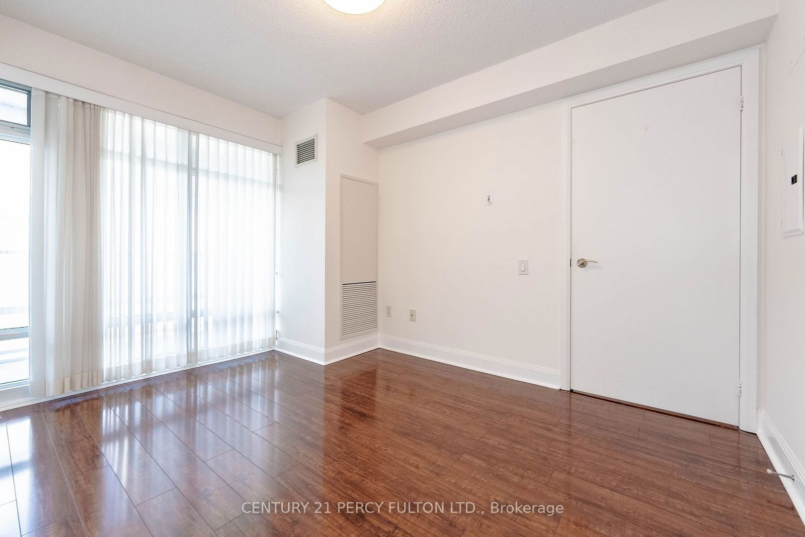 2191 Yonge St, unit 706 for sale