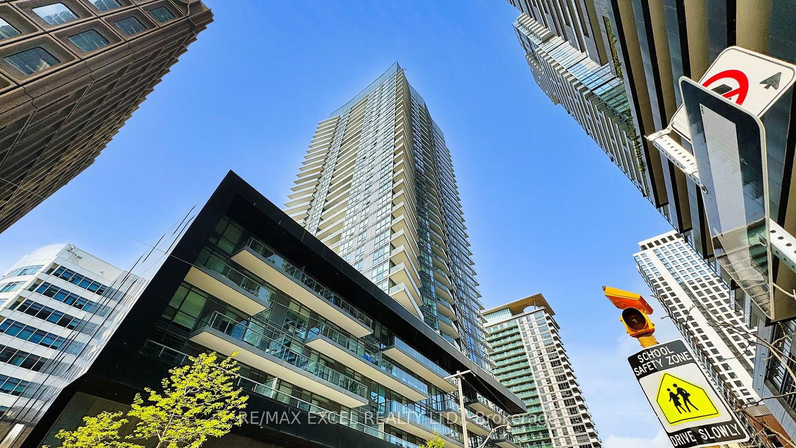 30 Roehampton Ave, unit 3105 for sale - image #2