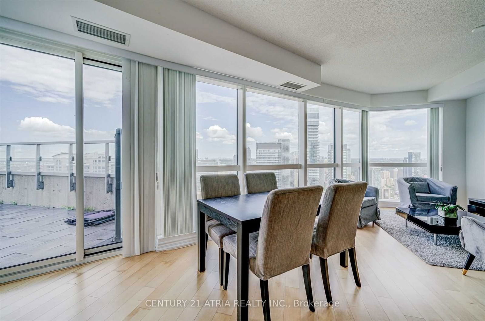 386 Yonge St, unit 4916 for rent - image #11