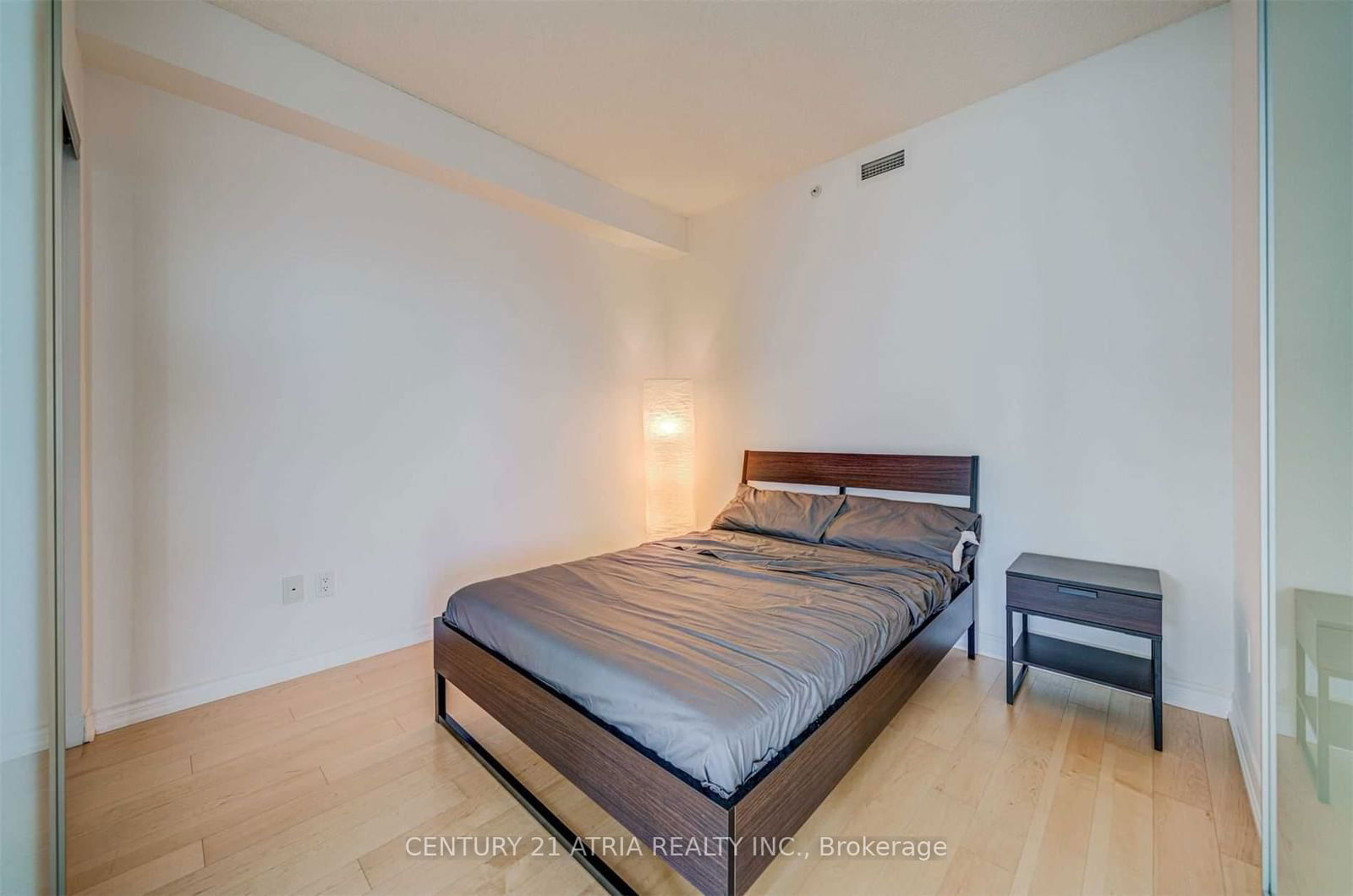 386 Yonge St, unit 4916 for rent - image #26