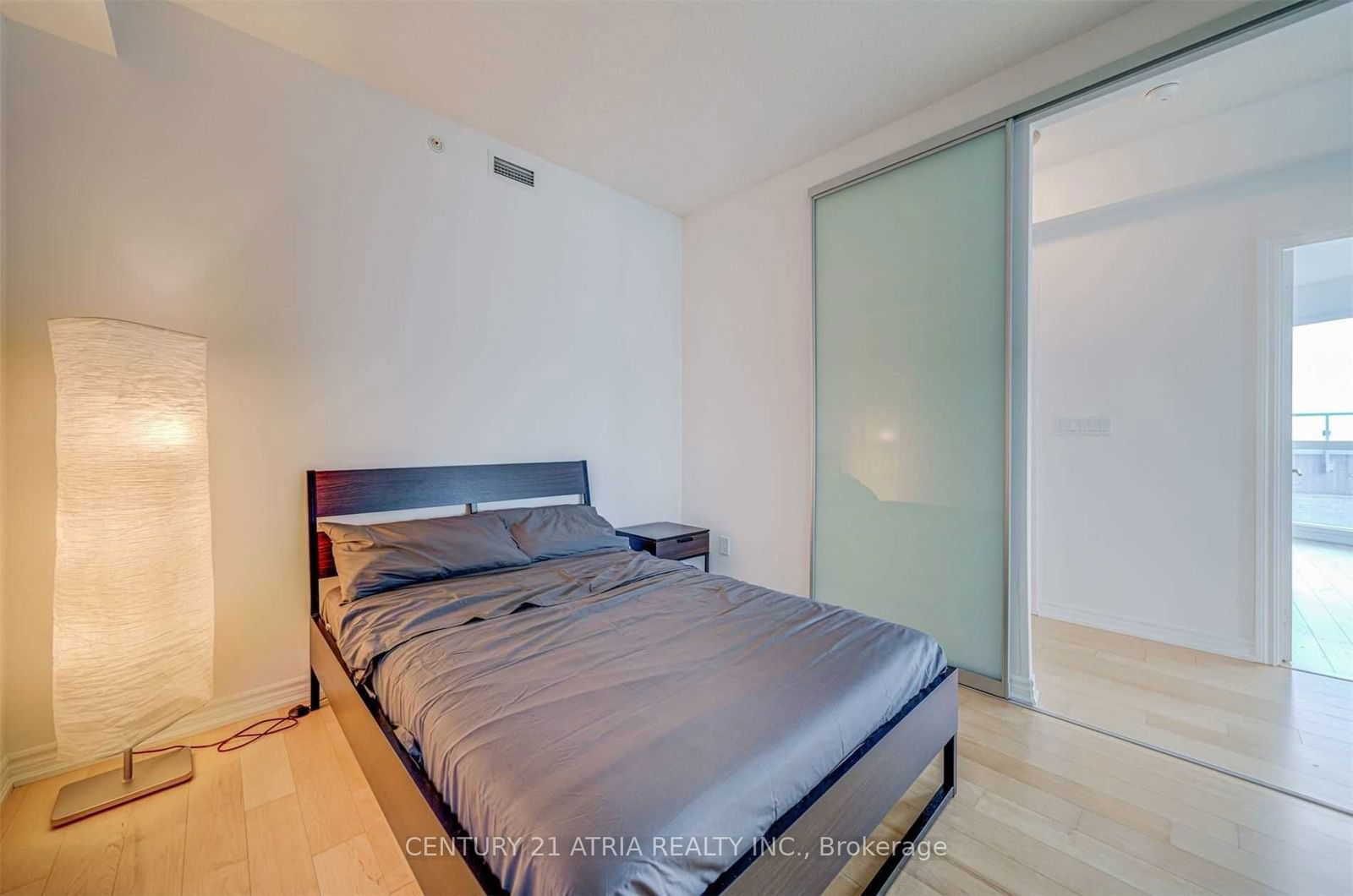 386 Yonge St, unit 4916 for rent