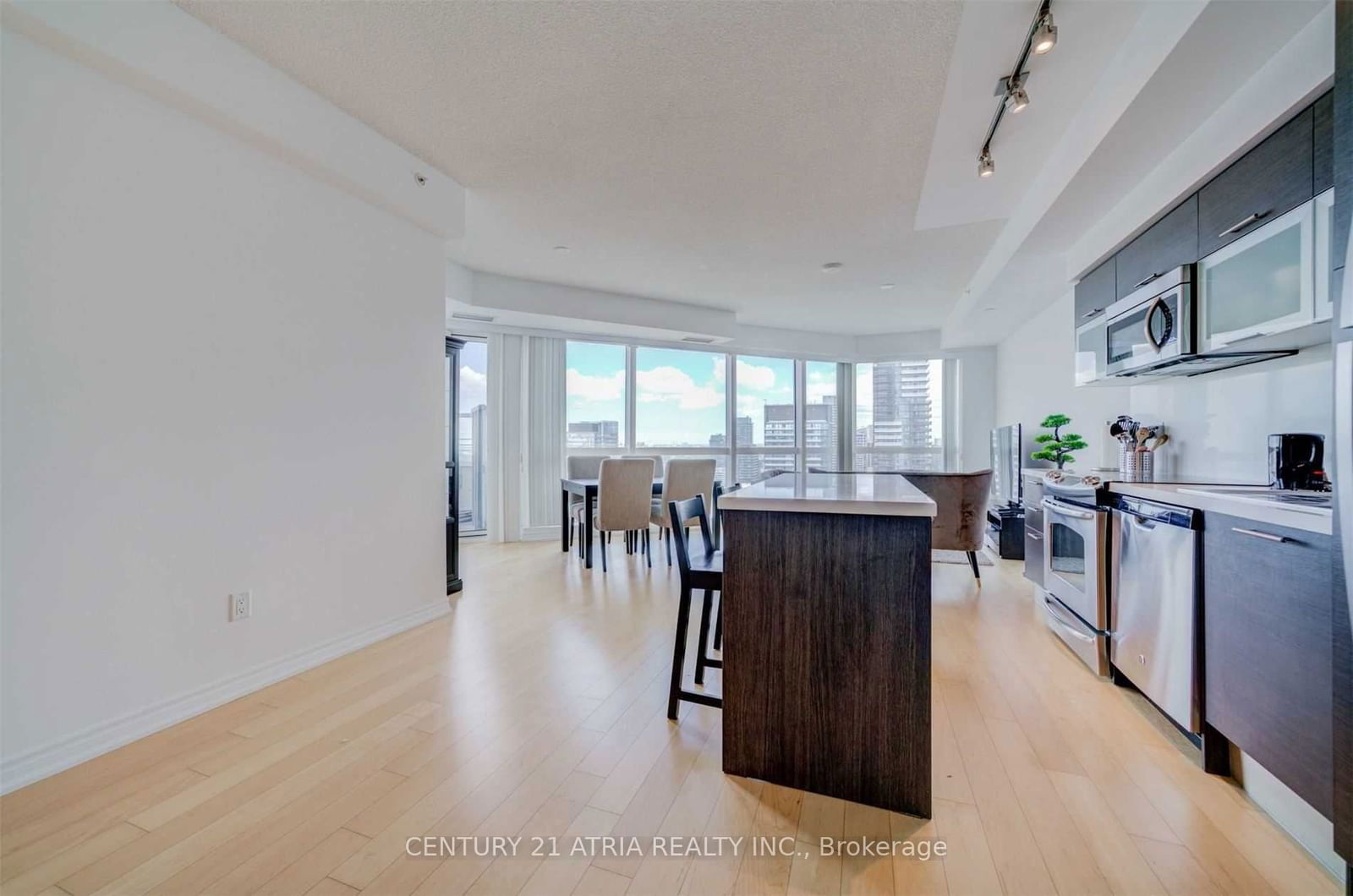 386 Yonge St, unit 4916 for rent - image #6