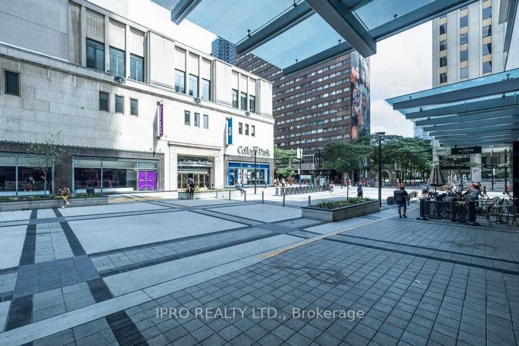 386 Yonge St, unit 1202 for rent - image #20