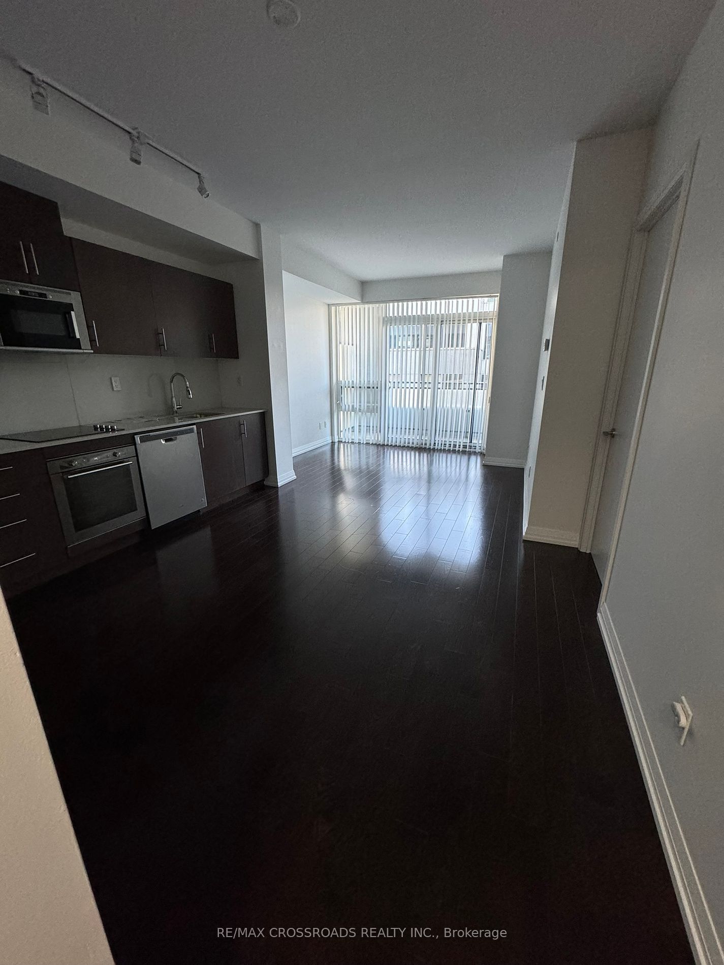 460 Adelaide St E, unit 735 for sale - image #2