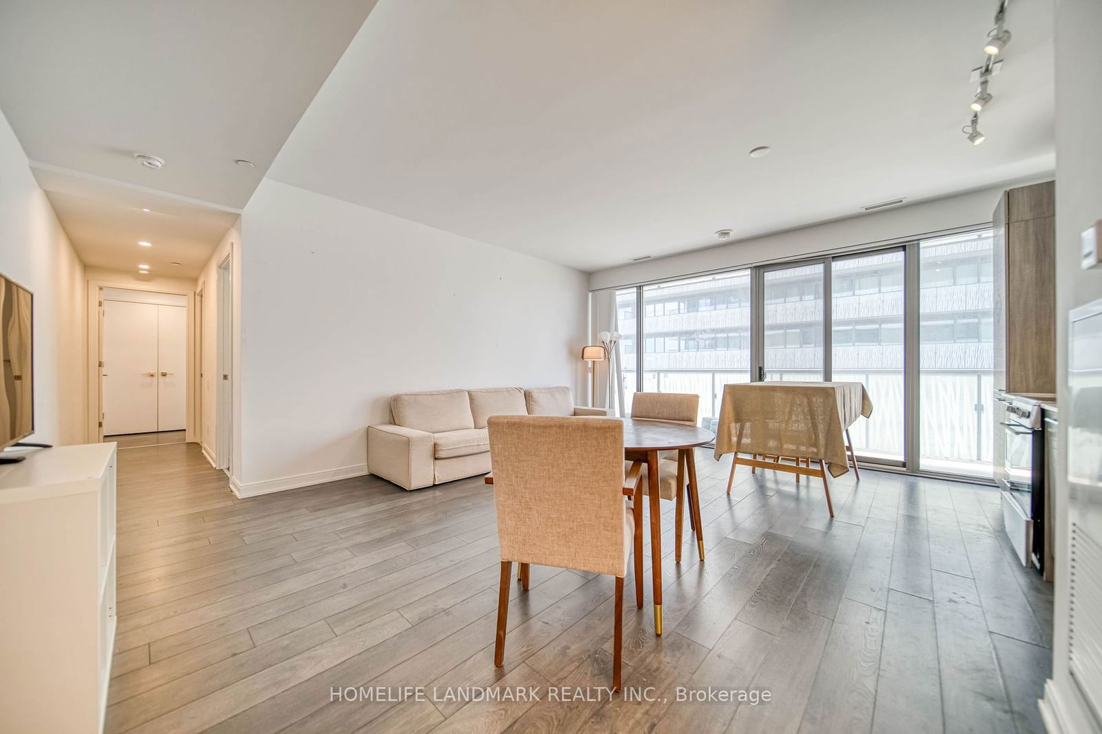 50 Charles St E, unit 3907 for rent - image #10