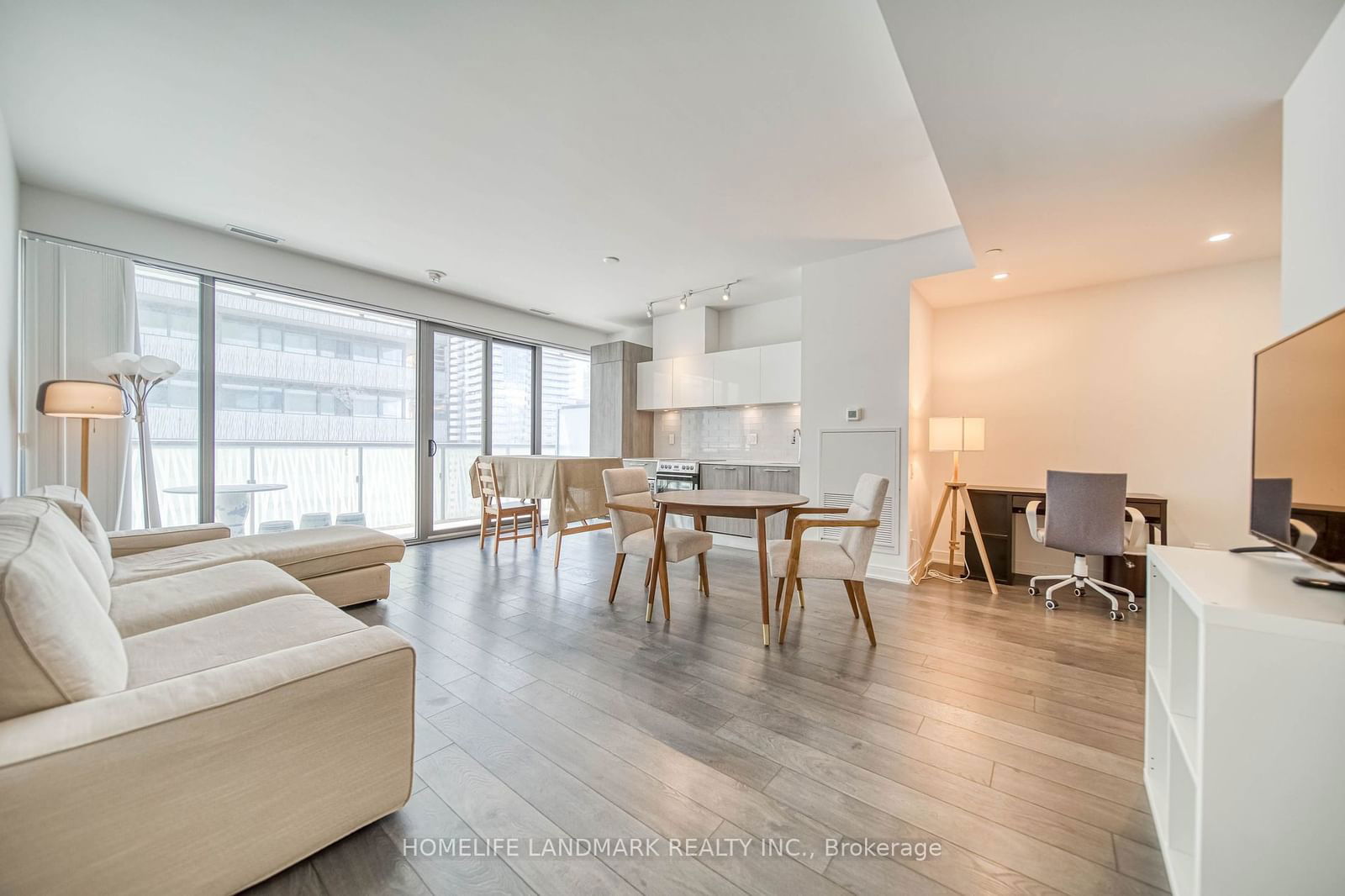 50 Charles St E, unit 3907 for rent