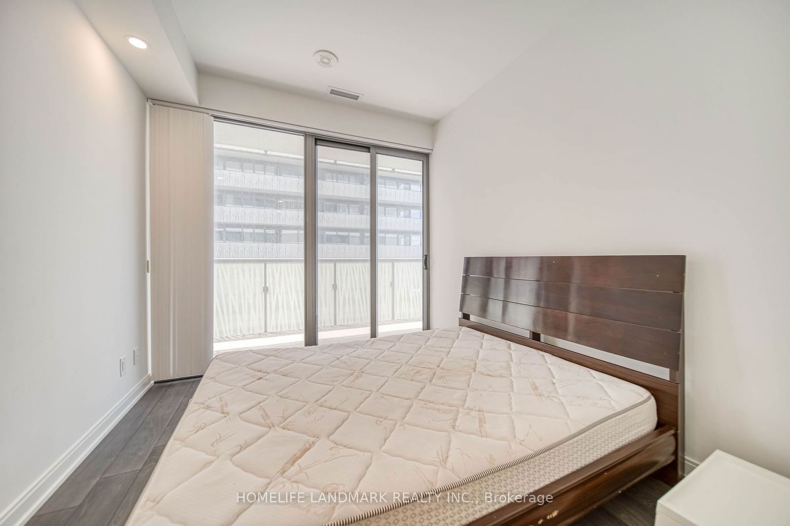 50 Charles St E, unit 3907 for rent